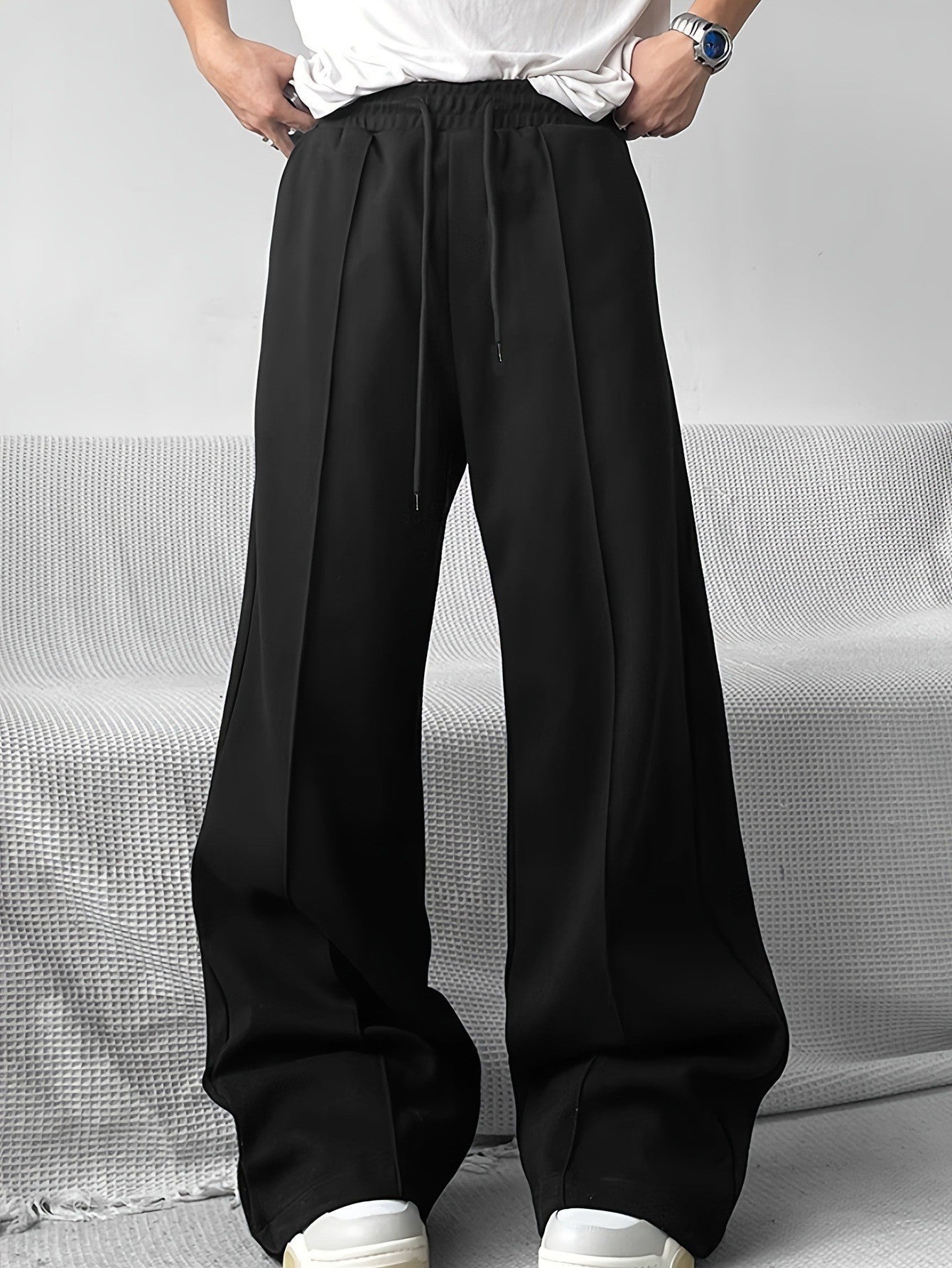 Figure Flattering Drooping Straight Leg Sweatpants