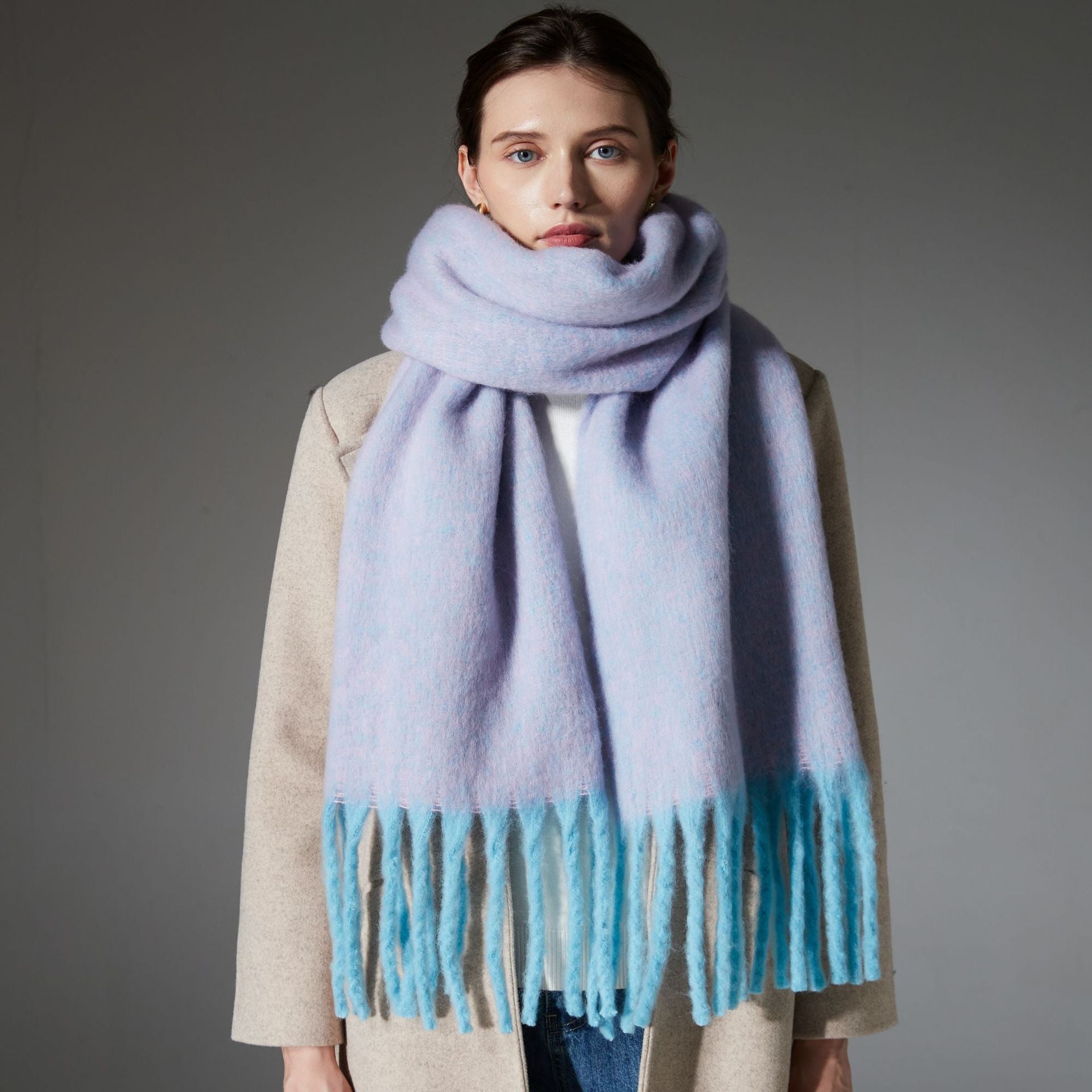 Women's Clip Flower Circle Yarn Tassel Wrap