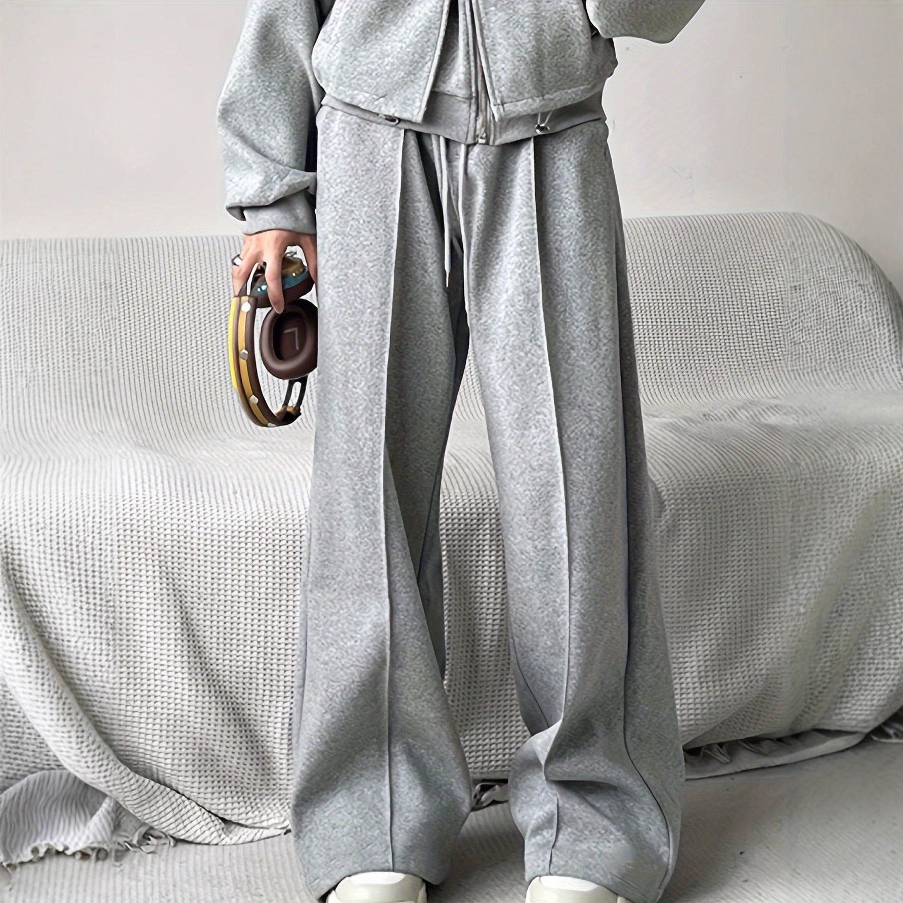 Figure Flattering Drooping Straight Leg Sweatpants